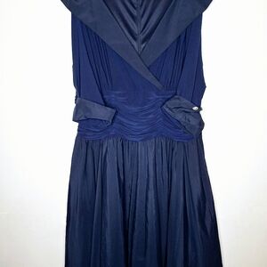 NWT Eliza J brand "The Formal Ruching" Exclusive Plus-size dress size 28.